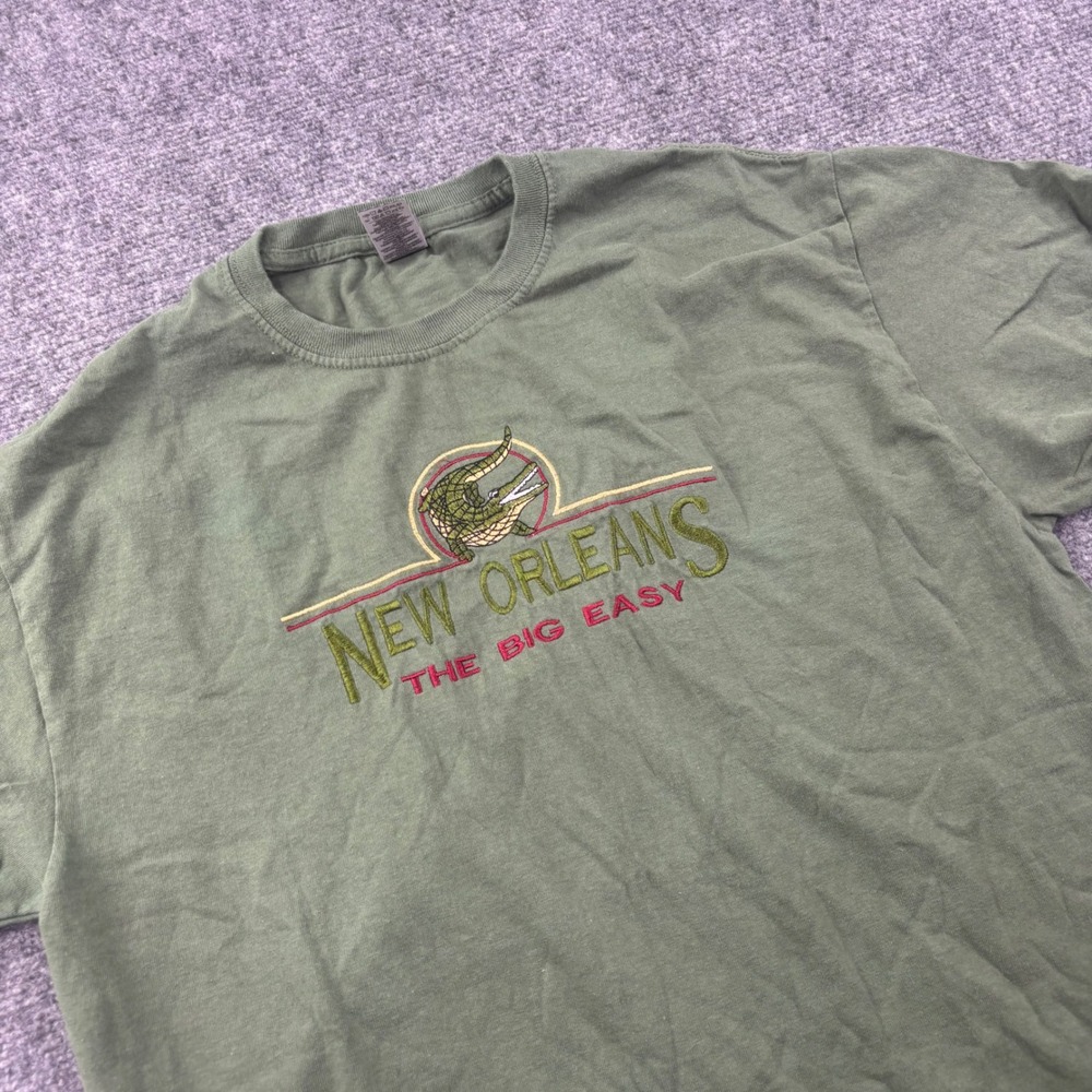 Gildan New Orleans T Shirt Large Green Alligator Embroidered Big Easy Men's